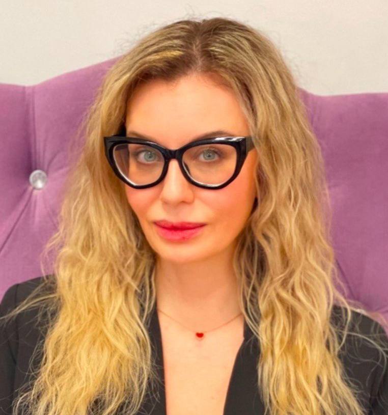 Елена - преподавательница школы Гетеротика